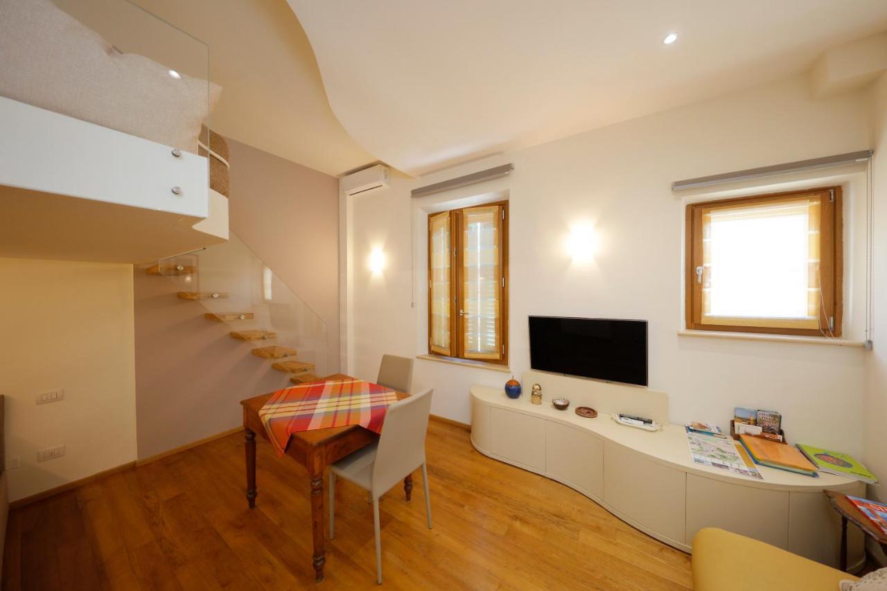 Siena Uptown - Sabrina'S Cozy Apartment Екстер'єр фото
